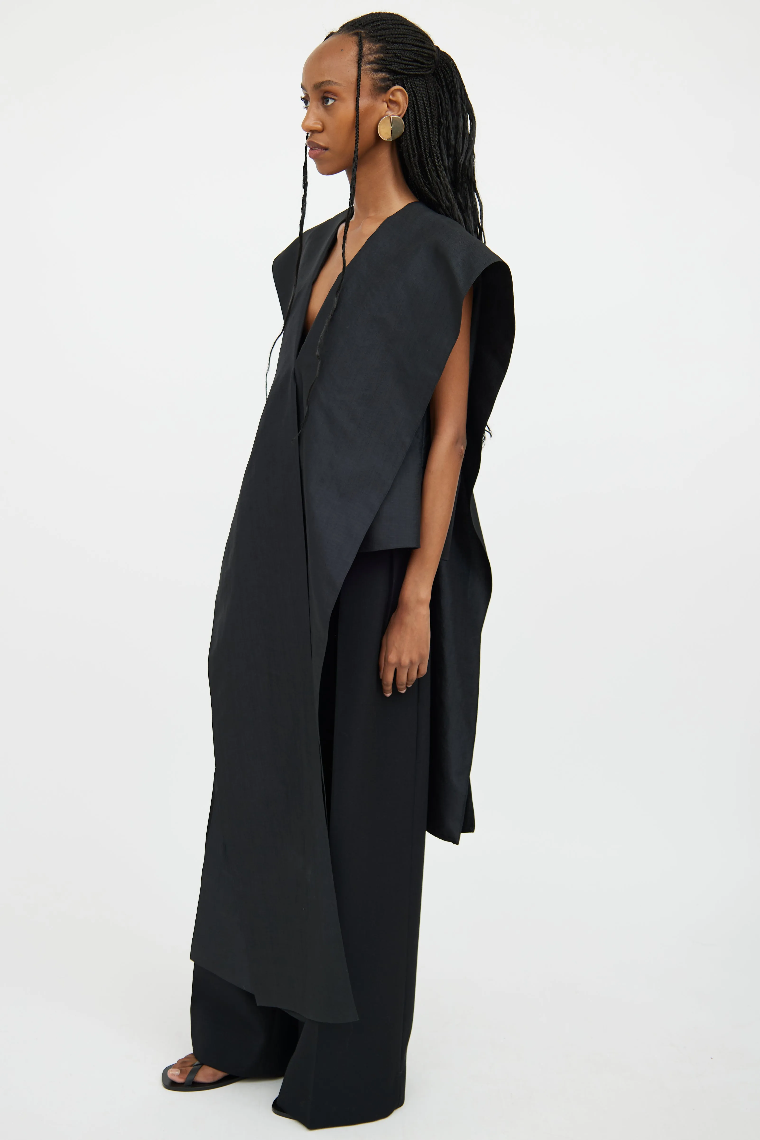 Black V-Neck Sleeveless Tunic Top