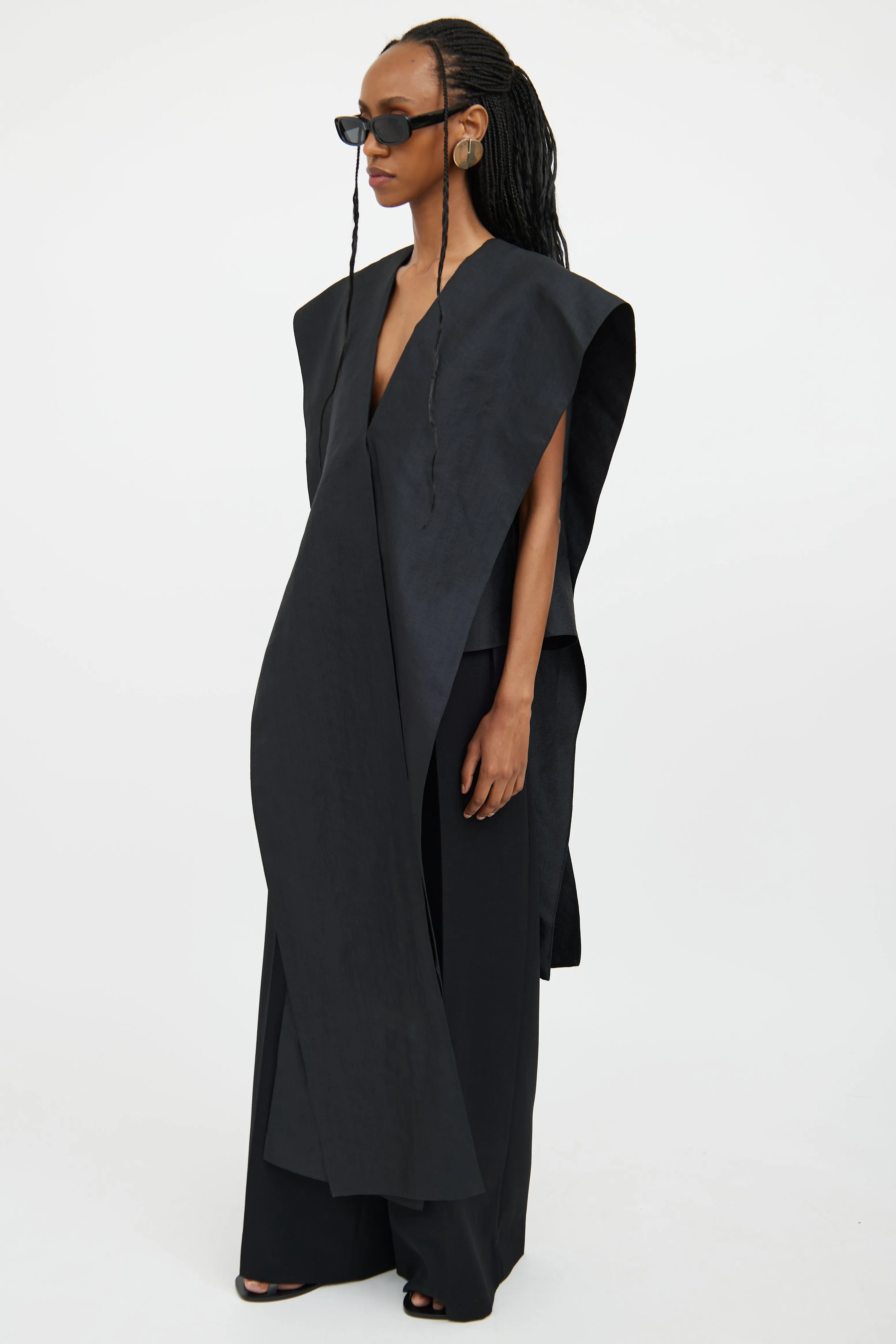 Black V-Neck Sleeveless Tunic Top